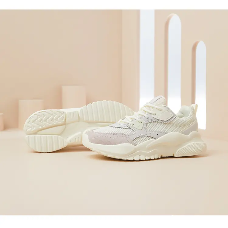 Custom Logo Fashion Casual Breathable Soft Sports Walking Shoes Women's Fashion Sneakers